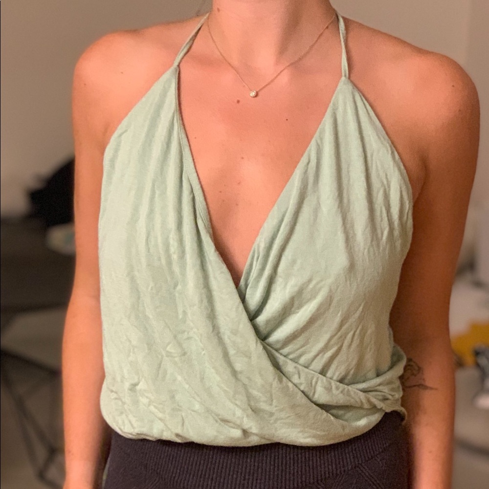 SABO SKIRT Backless Halter Crop